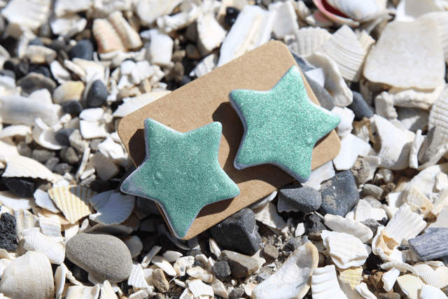 Star stud earrings
